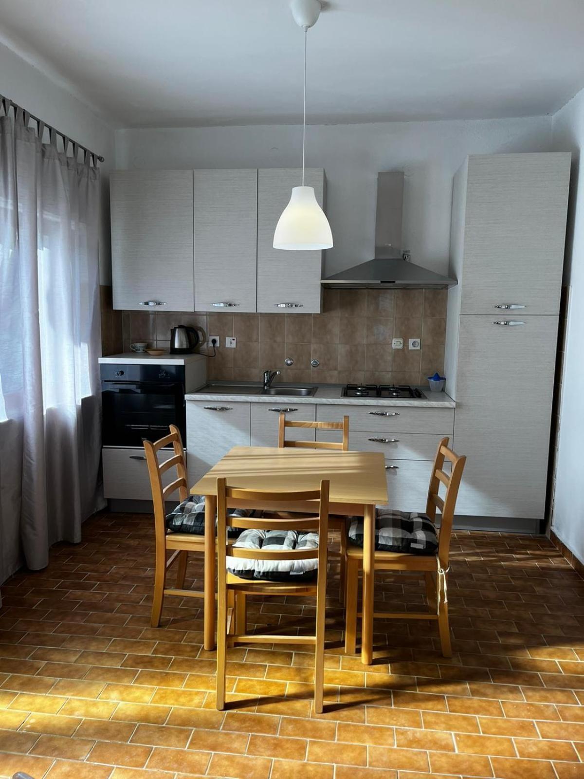 Apartmani Branko Vojnovic โอมิช ห้อง รูปภาพ